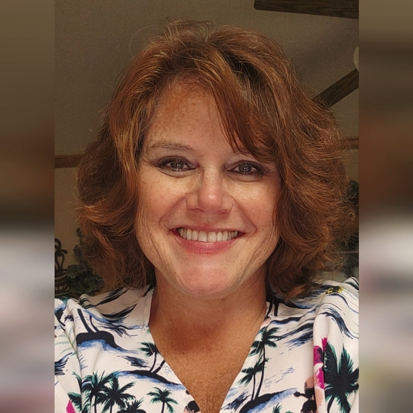 Meet your Posher, Sandy - Picture 1 of 1